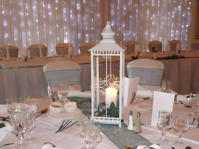 Food & Drinks 5, Lady Gregory Hotel, Leisure Club & Beauty Rooms