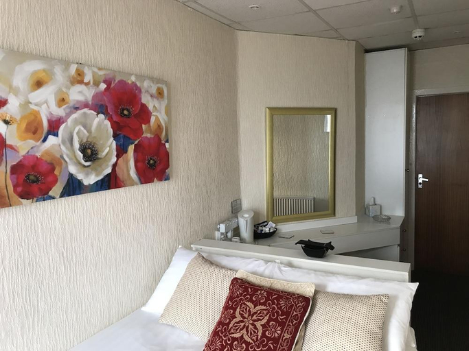 Bathroom 4, Belmont Hotel, Blackpool