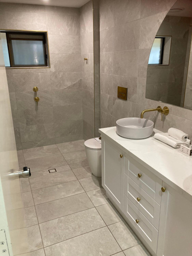 Bathroom 3, The Gums Anchorage, Bribie Island