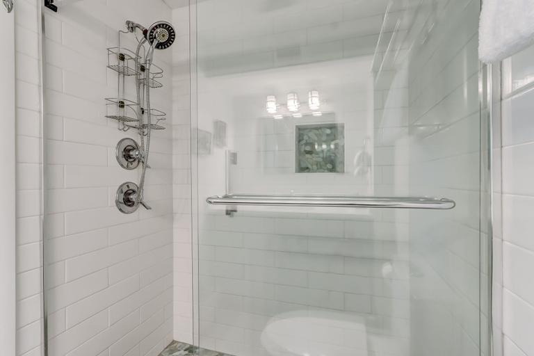 Bathroom 4, Spacious Beachfront 3BR in Amelia Island Sandpiper Loop, Nassau