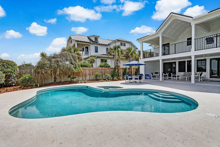 Pool 2, Beachfront Luxury Home w/ Private Pool, Nassau