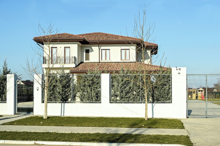 Exterior 2, FUNDA, Lumina