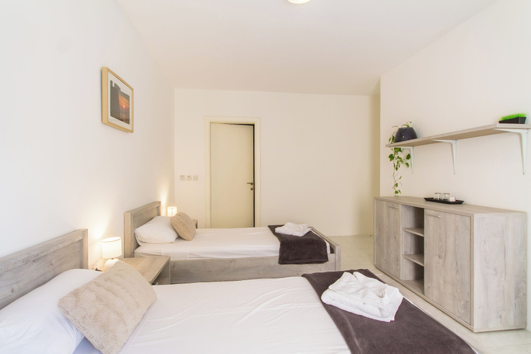Room 2, Swieqi Santa Maria 109