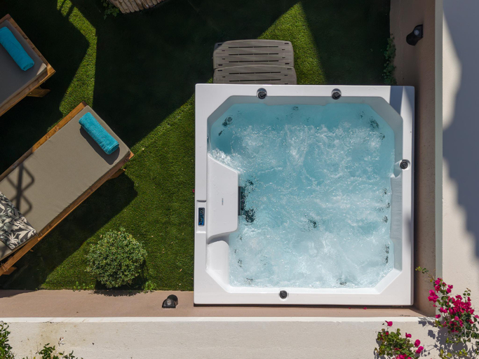 Private pool