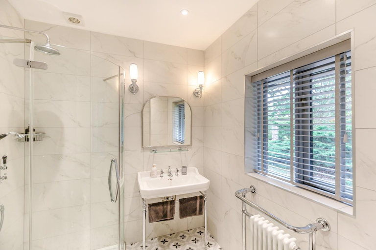 Bathroom 4, Frith Farm House Cottages, Kent