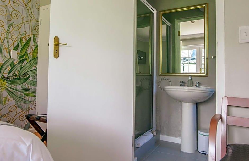 Bathroom 3, Rivierbos Guesthouse, Cape Winelands