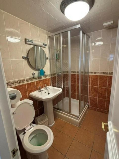 Bathroom 3, Hotel de Ville, Kent