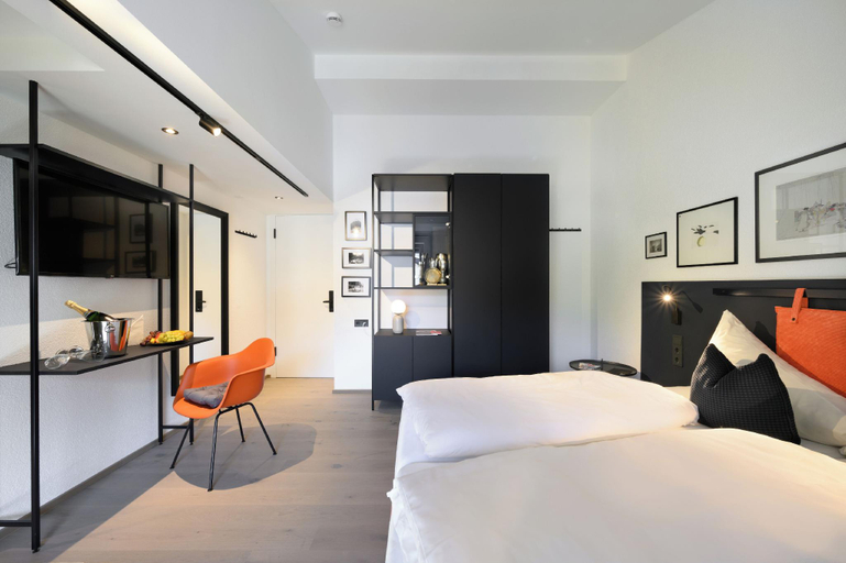 Bedroom 2, Boutique Hotel Edelweiss, Landeck
