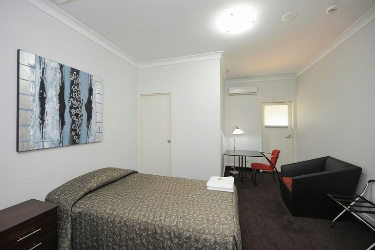 Bedroom 3, Hotel Parklands Calliope, Calliope - Pt A