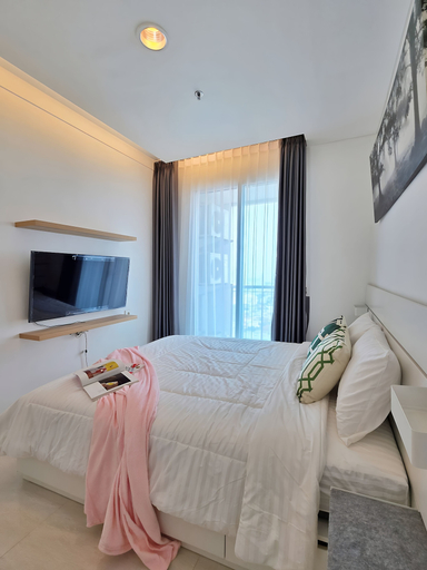 Room 4, Amethyst By SanLiving - 3BR & 1 Maid Room - Central Park Mall, Jakarta Barat