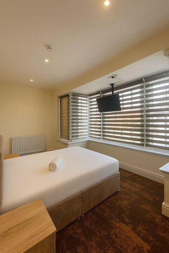 Room 4, The Miles Arms Hotel, Bristol