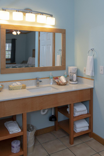 Bathroom 3, Pelican Bay Resort, Aransas
