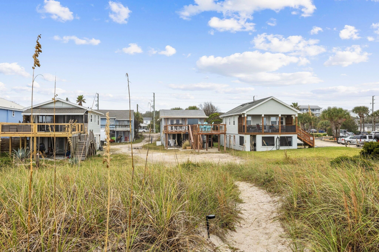Exterior 3, Spacious Beachfront Duplex - Top Floor - Dog Friendly 124 S Fletcher, Nassau