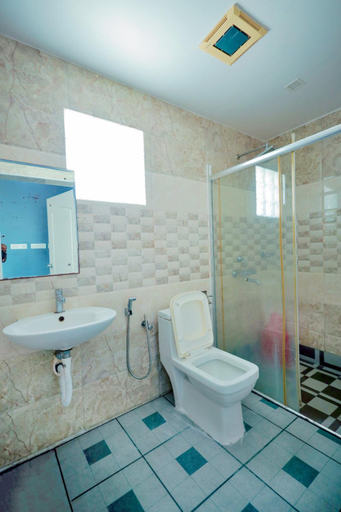 Bathroom 3, Hotel Reech Nagercoil, Kanniyakumari