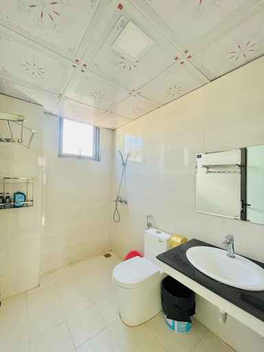 Bathroom 3, The 1996 House, Sa Pa