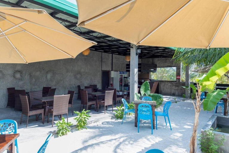 Food & Drinks 4, Dhiffushi Tourist Hotel, Kaafu Atoll