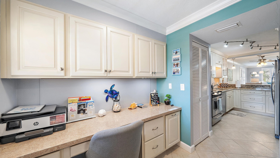 Private kitchen 5, 'bout Time 2 Bedroom Condo, Sarasota