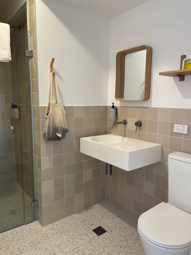 Bathroom 3, Archy's on the Lake, Shoalhaven - Pt B