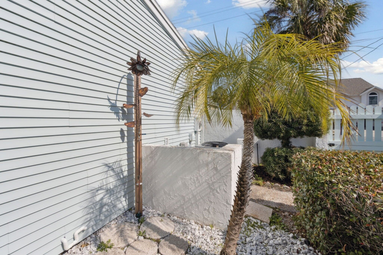 Property grounds 3, North End Gem - Pet Friendly Fernandina Beach Cottage, Nassau