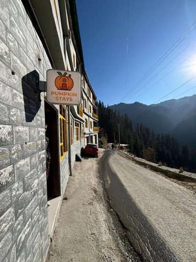 Exterior 3, Pumpkin Hostel Shoja, Kullu
