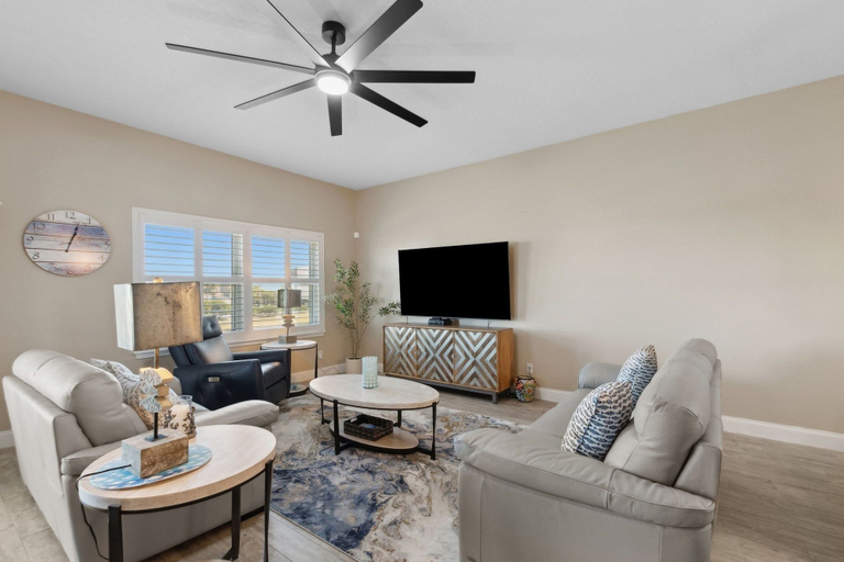 Living area 5, Spacious 3BR Condo by The Beach Ocean Park - 106, Nassau