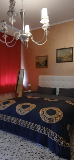 Bedroom 4, bristol palace, Mantua