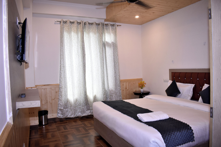 Room 2, Night Inn Paradise, Kullu