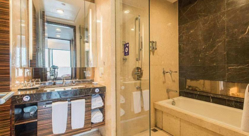 Bathroom 3, Si Lin Apartment GZ — Poly World Trading Center , Guangzhou