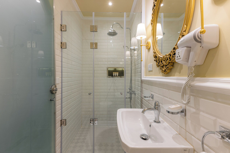 Bathroom 3, Cairo Inn The Royal, Qasr an-Nil
