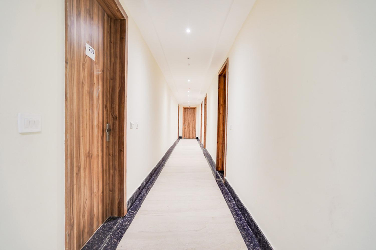 Public Area 2, Hotel O Hotel Shiv Lok, Kanpur Nagar