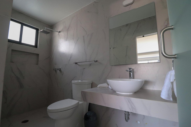 Bathroom 5, Casa Tabachin, Huitzilac
