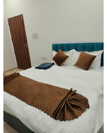 Others 3, Hotel Diamond Palace, Sikar