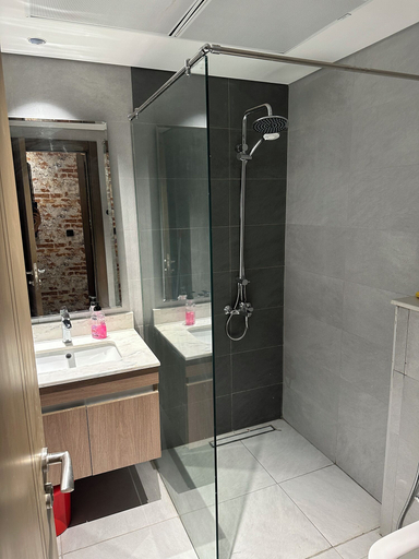 Bathroom 4, Capsule Bedspace in Downtown Dubai, Dubai