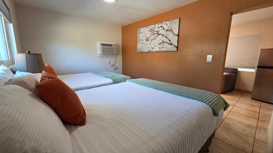 Bedroom 2, Sequoia Village, Tulare