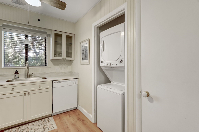 Interior 4, Sunset Bliss: 2BR Condo w/ Pool in Amelia Island, Nassau