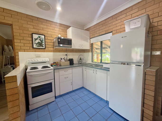 Others 5, Tropic Oasis by Charlesworth, Coffs Harbour - Pt A