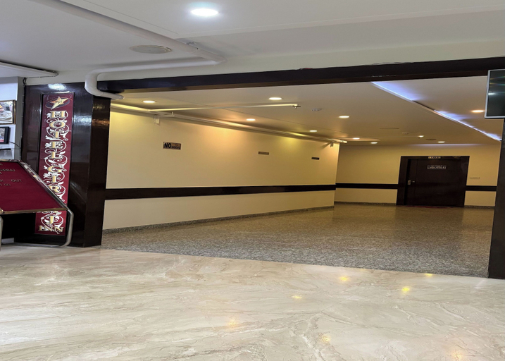Parking 5, Hotel Girraj Inn, Mathura