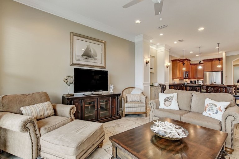 Living area 2, Haven across the Ocean - Pet Friendly 1931 S Fletcher, Nassau