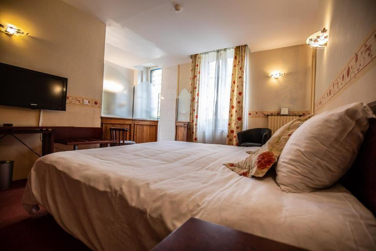 Bedroom 3, Hôtel Terminus, Lot