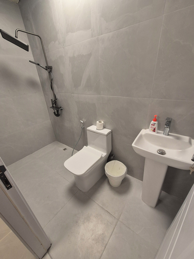 Bathroom, Bombay Backpackers DXB Airport, Dubai
