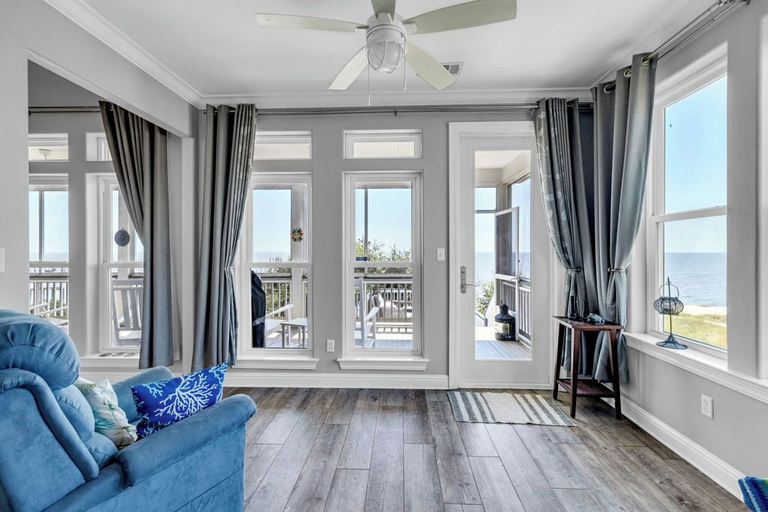 Living area 2, The Ocean Belle, Jackson