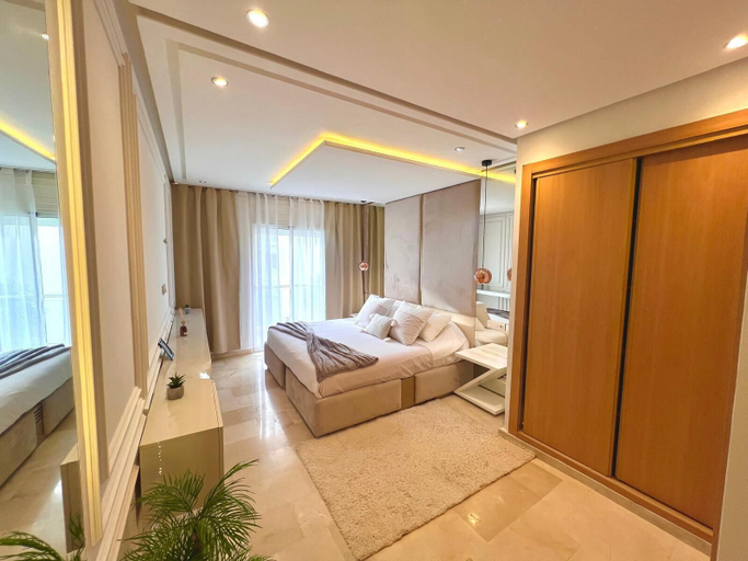 Room 2, 3 bedrooms apartment in secure Résidence, Casablanca