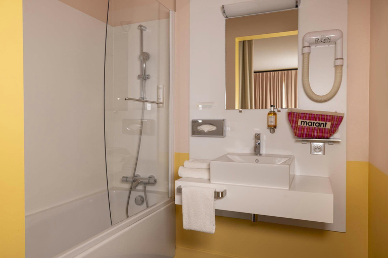 Bathroom 3, LHotel - face au chateau - boutique hotel et seminaires, Loire-Atlantique