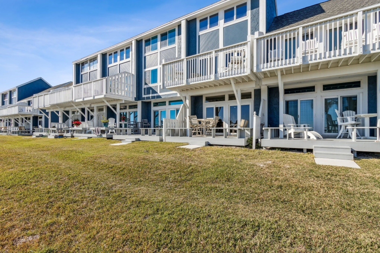Exterior 4, Sunlit Paradise in Amelia Island 3BR Beachfront Home, Nassau