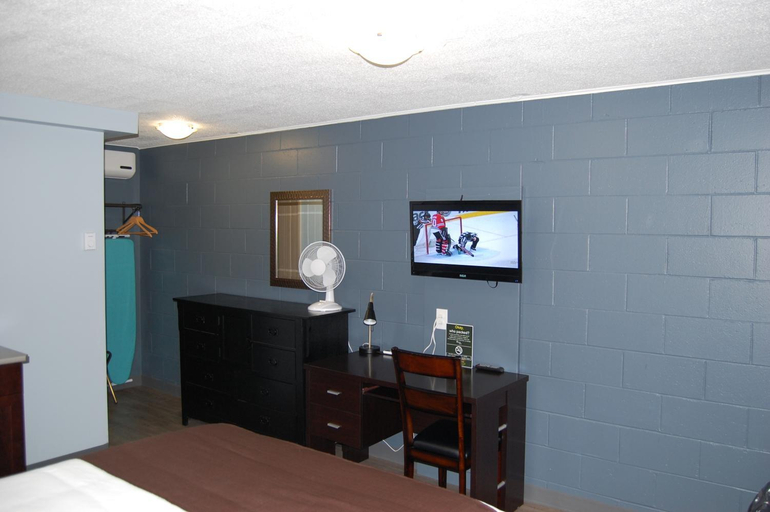 Bedroom 3, Rest Inn, Kitimat-Stikine