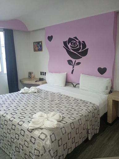 Bedroom 2, Hotel Florencia, Mexico City