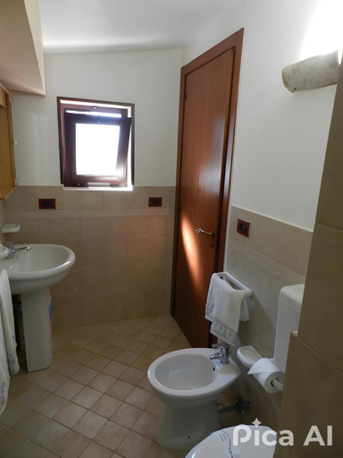 Bathroom 3, Macchia Salentina, Lecce