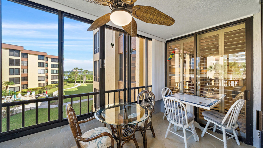 Outdoor dining 3, 'bout Time 2 Bedroom Condo, Sarasota