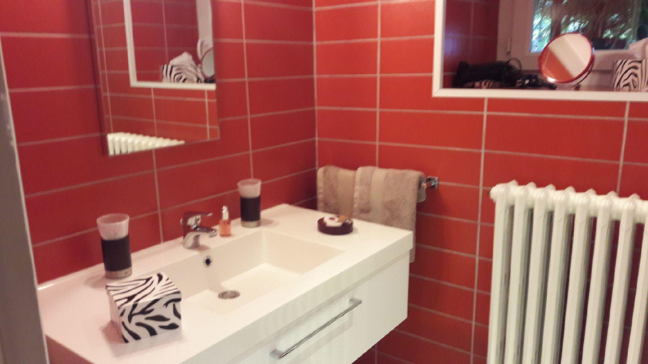 Bathroom, Les Ecureuils, Seine-et-Marne