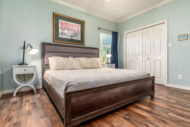Room 5, Dauphin Luv - Beach Club #201 4 Bedroom Condo, Mobile
